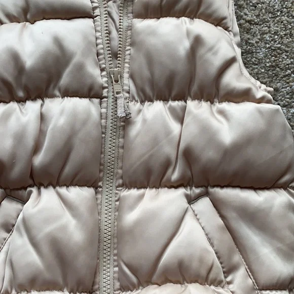 Gymboree puffer vest toddler size 4 (XS) - Picture 4 of 10